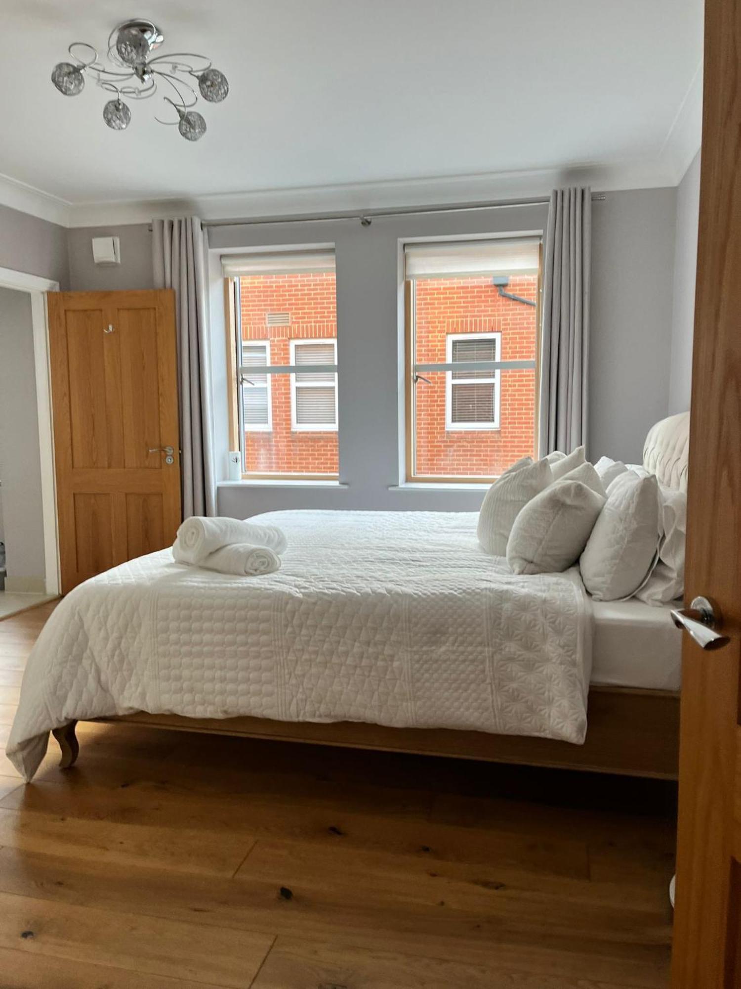 Royal Windsor Super King Ensuite - Free Parking Exterior foto